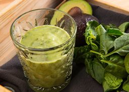 Recept groene smoothie met avocado en spinazie