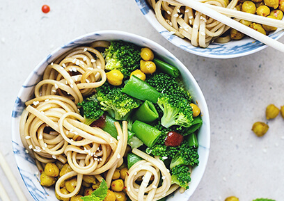 Recept noodles met broccoli en spicy kikkererwten